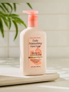 Bath & Body Works - Mango & Coconut - Moisturizing Hand Soap